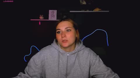 Snapshot of alexa_night_ chatting on 10.16.25 alexa_night_ online show from 10.16.25