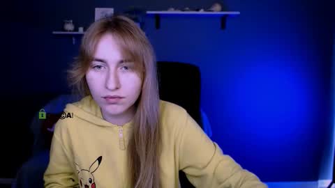 Snapshot of alexa_night_ chatting on 11.15.25 alexa_night_ online show from 11.15.25