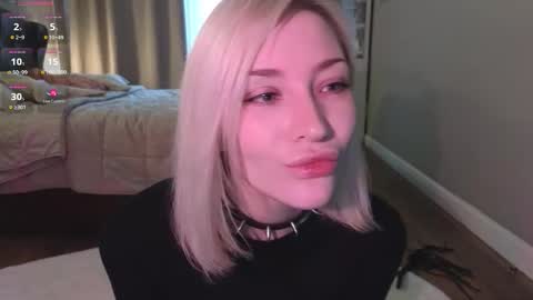 Snapshot of alexa_novak chatting on 10.05.25 Alexa online show from 10.05.25