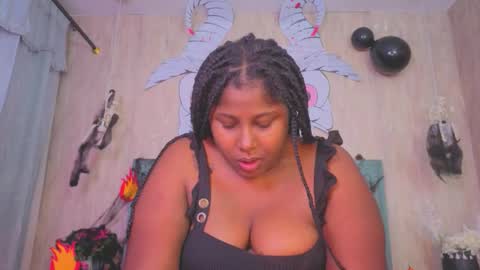 Snapshot of alexa_roussee chatting on 10.27.25 Alexa online show from 10.27.25