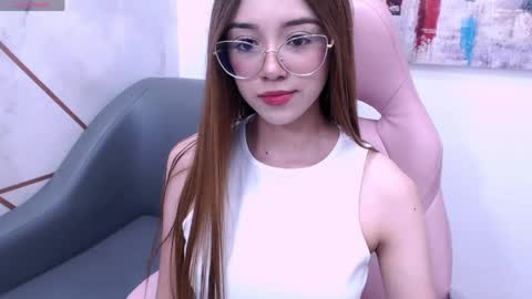 Snapshot of alexaabad chatting on 05.25.26 Alexa Abad online show from 05.25.26