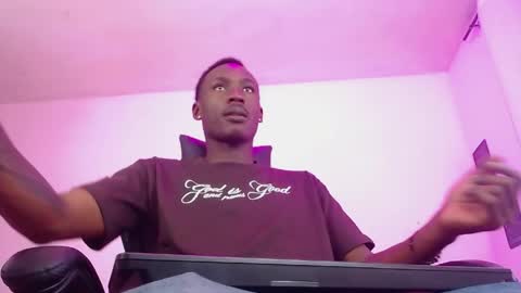 Snapshot of alexaandro18 chatting on 05.12.26 Alexandro online show from 05.12.26