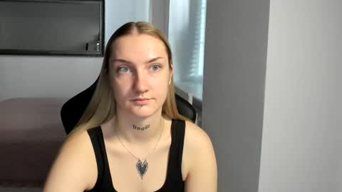 Snapshot of alexafragile chatting on 10.02.25 Alexa online show from 10.02.25