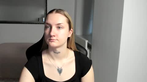 Snapshot of alexafragile chatting on 10.28.25 Alexa online show from 10.28.25