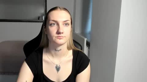 Snapshot of alexafragile chatting on 10.31.25 Alexa online show from 10.31.25