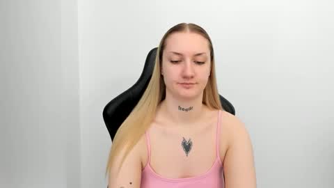 Snapshot of alexafragile chatting on 04.29.26 Alexa online show from 04.29.26