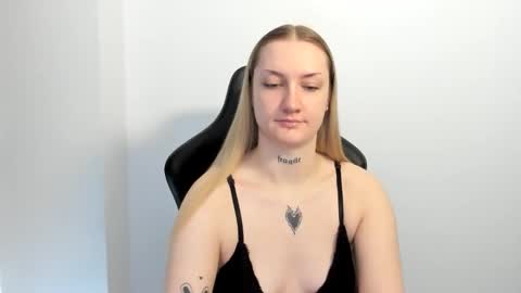 Snapshot of alexafragile chatting on 05.26.26 Alexa online show from 05.26.26