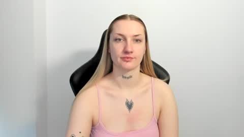Snapshot of alexafragile chatting on 06.18.26 Alexa online show from 06.18.26