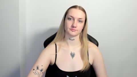 Snapshot of alexafragile chatting on 06.19.26 Alexa online show from 06.19.26