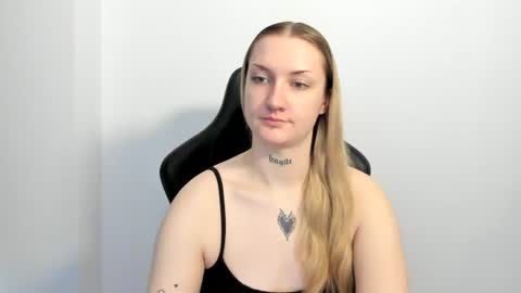 Snapshot of alexafragile chatting on 06.20.26 Alexa online show from 06.20.26