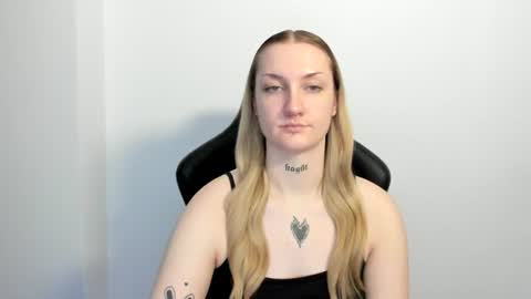 Snapshot of alexafragile chatting on 06.25.26 Alexa online show from 06.25.26