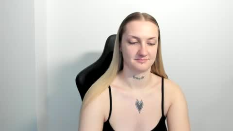 Snapshot of alexafragile chatting on 07.07.26 Alexa online show from 07.07.26