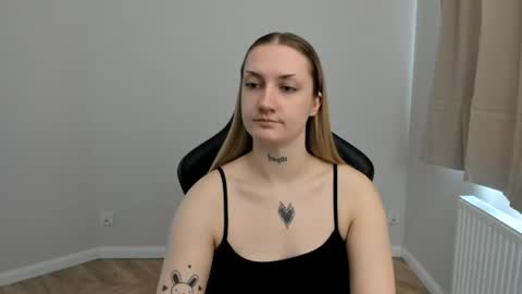 Snapshot of alexafragile chatting on 07.11.26 Alexa online show from 07.11.26