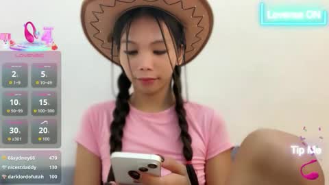 Snapshot of alexaloove chatting on 05.15.26 alexa online show from 05.15.26