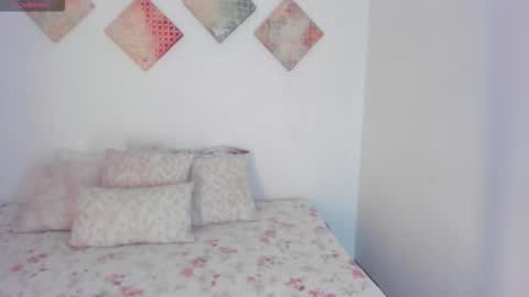 Alexandra Castillo online show from 12.05.25