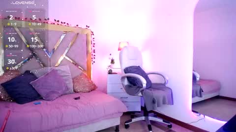 Alexa Moon online show from 10.10.25