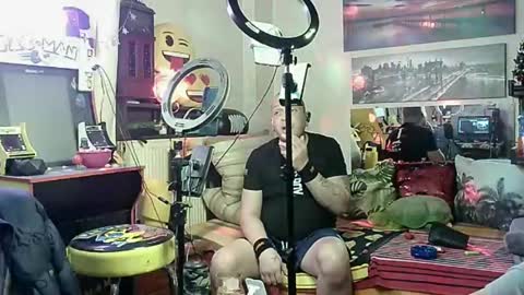 Snapshot of alexanderpatras chatting on 02.28.25 Alexander online show from 02.28.25