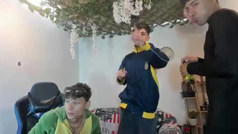 chicos hot online show from 10.28.25