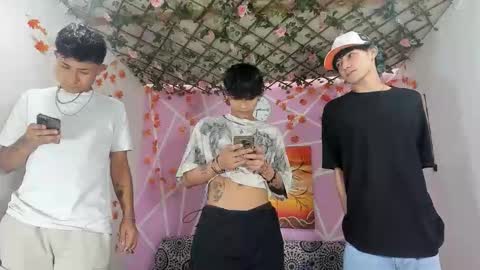 chicos hot online show from 12.19.25