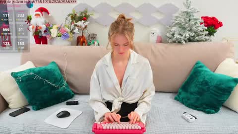 Alexandra Demore online show from 01.31.25