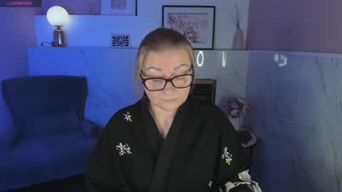 Snapshot of alexandra_kind chatting on 01.03.25 Alexandra online show from 01.03.25