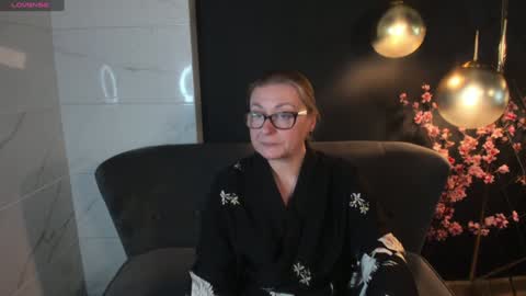 Snapshot of alexandra_kind chatting on 01.25.25 Alexandra online show from 01.25.25