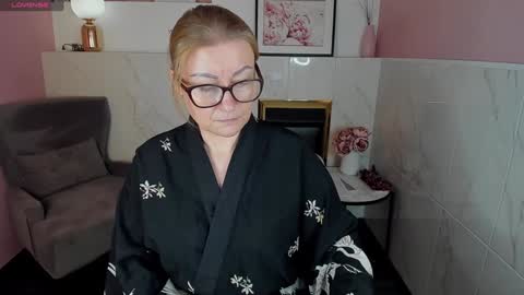 Snapshot of alexandra_kind chatting on 01.30.25 Alexandra online show from 01.30.25