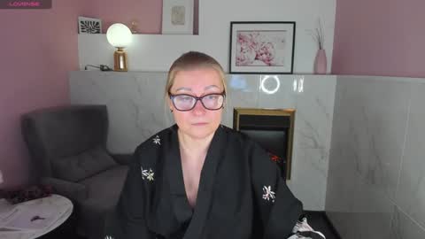 Snapshot of alexandra_kind chatting on 02.01.25 Alexandra online show from 02.01.25