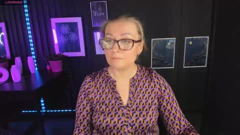 Snapshot of alexandra_kind chatting on 02.22.25 Alexandra online show from 02.22.25