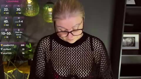 Snapshot of alexandra_kind chatting on 03.08.25 Alexandra online show from 03.08.25