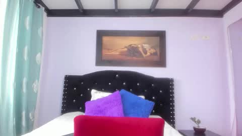 Snapshot of alexandra_torress chatting on 10.29.25 alexandra online show from 10.29.25