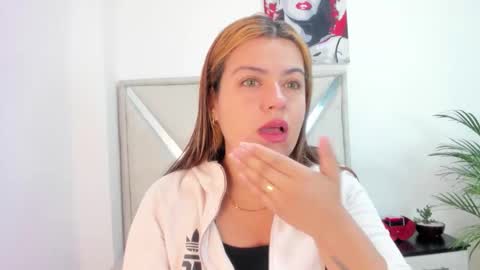 Snapshot of alexandra_torress chatting on 02.02.26 alexandra online show from 02.02.26