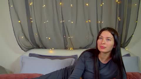 AlexandraBloom online show from 11.12.25