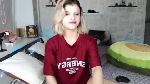 Snapshot of alexandraermes chatting on 07.14.26 AlexandraErmes online show from 07.14.26