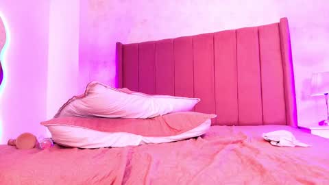 YENI  online show from 10.05.25