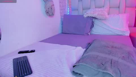 Alexandra Miller online show from 01.14.25
