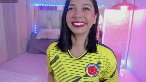 Alexandra Miller online show from 02.05.25