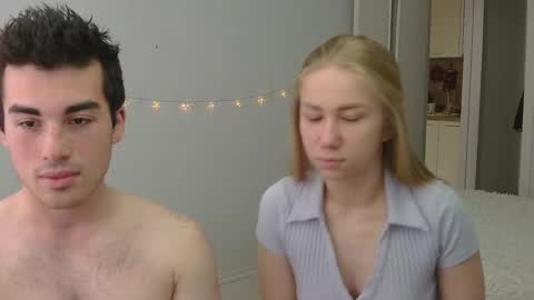 Snapshot of alexarti chatting on 10.11.25 Alex online show from 10.11.25