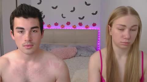 Snapshot of alexarti chatting on 10.22.25 Alex online show from 10.22.25