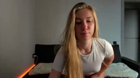 Snapshot of alexarti chatting on 07.11.26 Alex online show from 07.11.26