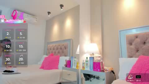 Snapshot of alexasttorm chatting on 11.06.25 Alexa online show from 11.06.25