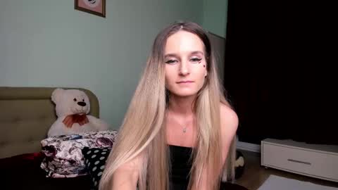 Snapshot of alexasweetblonde chatting on 03.05.25 Alexa online show from 03.05.25