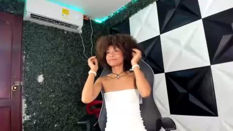 Snapshot of alexawet_ chatting on 07.10.26 Alexa online show from 07.10.26