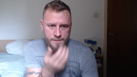 Snapshot of alexboy2022 chatting on 09.15.25 onlyfans..alexyno2022 online show from 09.15.25