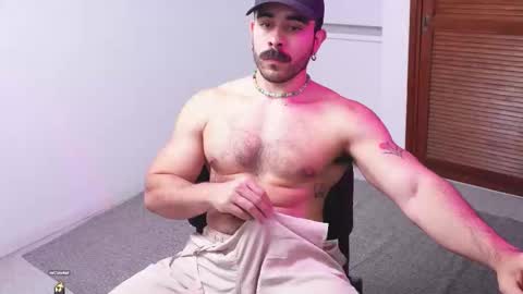 Snapshot of alexdimartino chatting on 10.22.25 Alex Dimartino online show from 10.22.25