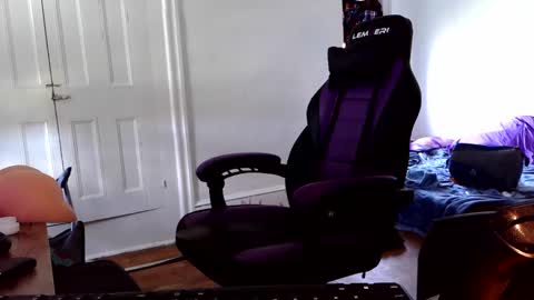 Snapshot of alexdutrow75 chatting on 03.29.26 JamesB online show from 03.29.26