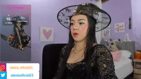 Snapshot of alexia_fit23 chatting on 10.30.25 Alexia online show from 10.30.25