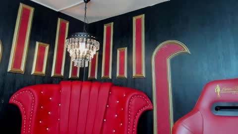 Alexiaa  Online 1430 to 2100 GMT-5 online show from 02.04.25