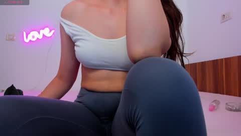 Snapshot of alexialuxe chatting on 08.02.26 alexialuxe online show from 08.02.26