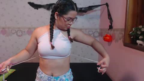 Snapshot of alexiarestrepo chatting on 10.20.25 Alexia online show from 10.20.25